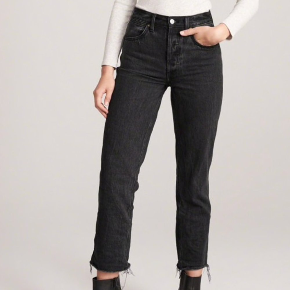 Abercrombie Ultra High Rise Ankle Straight Jean 26/2R
